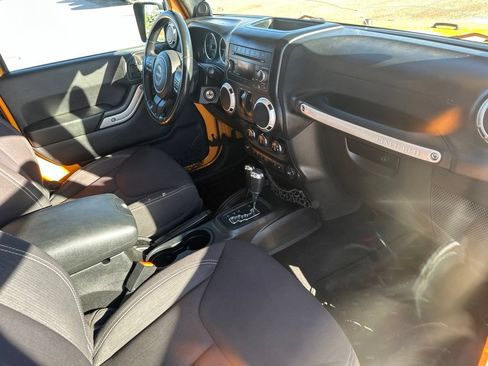 Used 2013 Jeep Wrangler Rubicon w/ PWR Convenience Group AWD/4WD image 23