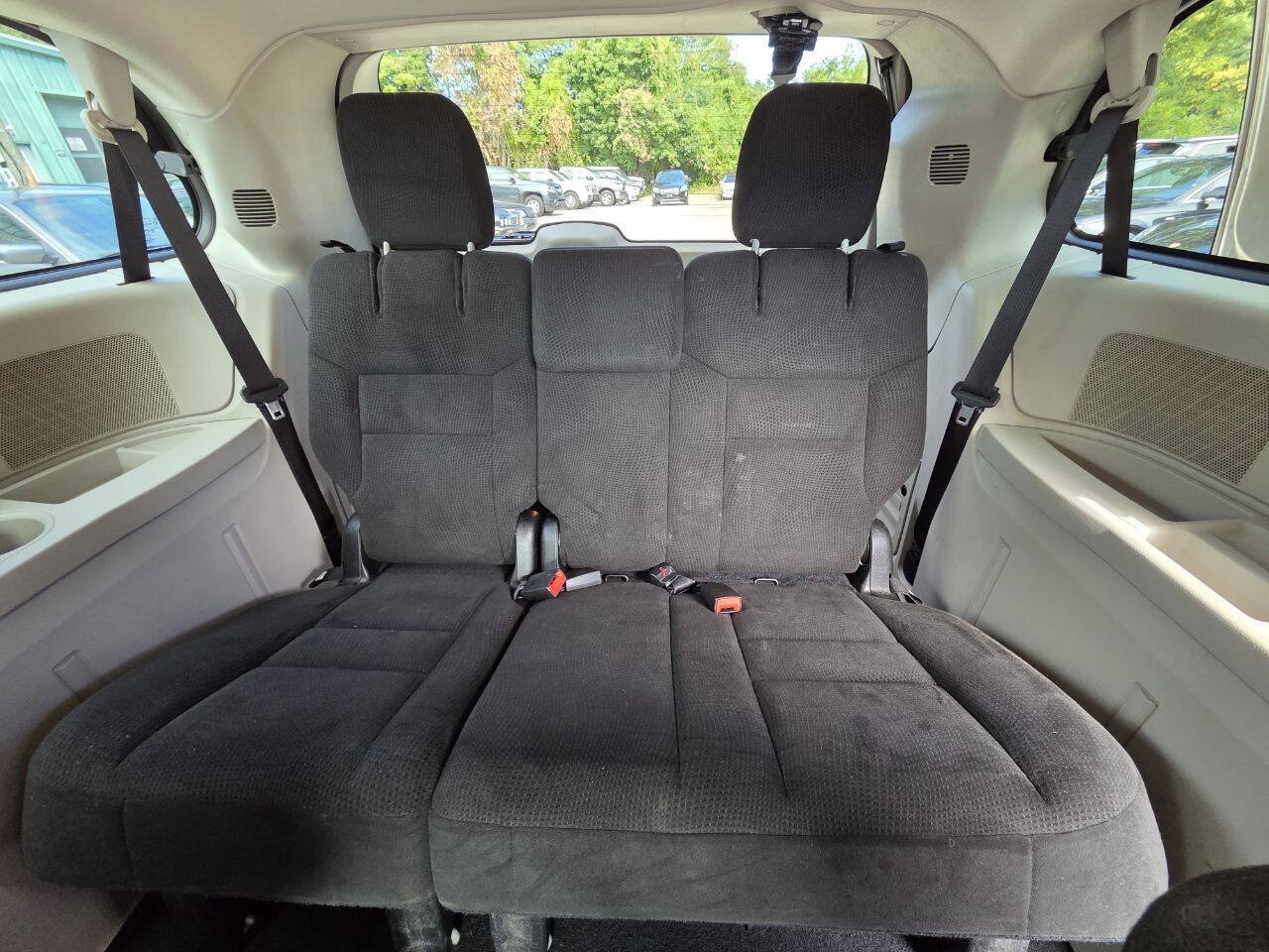 Used 2015 Dodge Grand Caravan SXT FWD image 15
