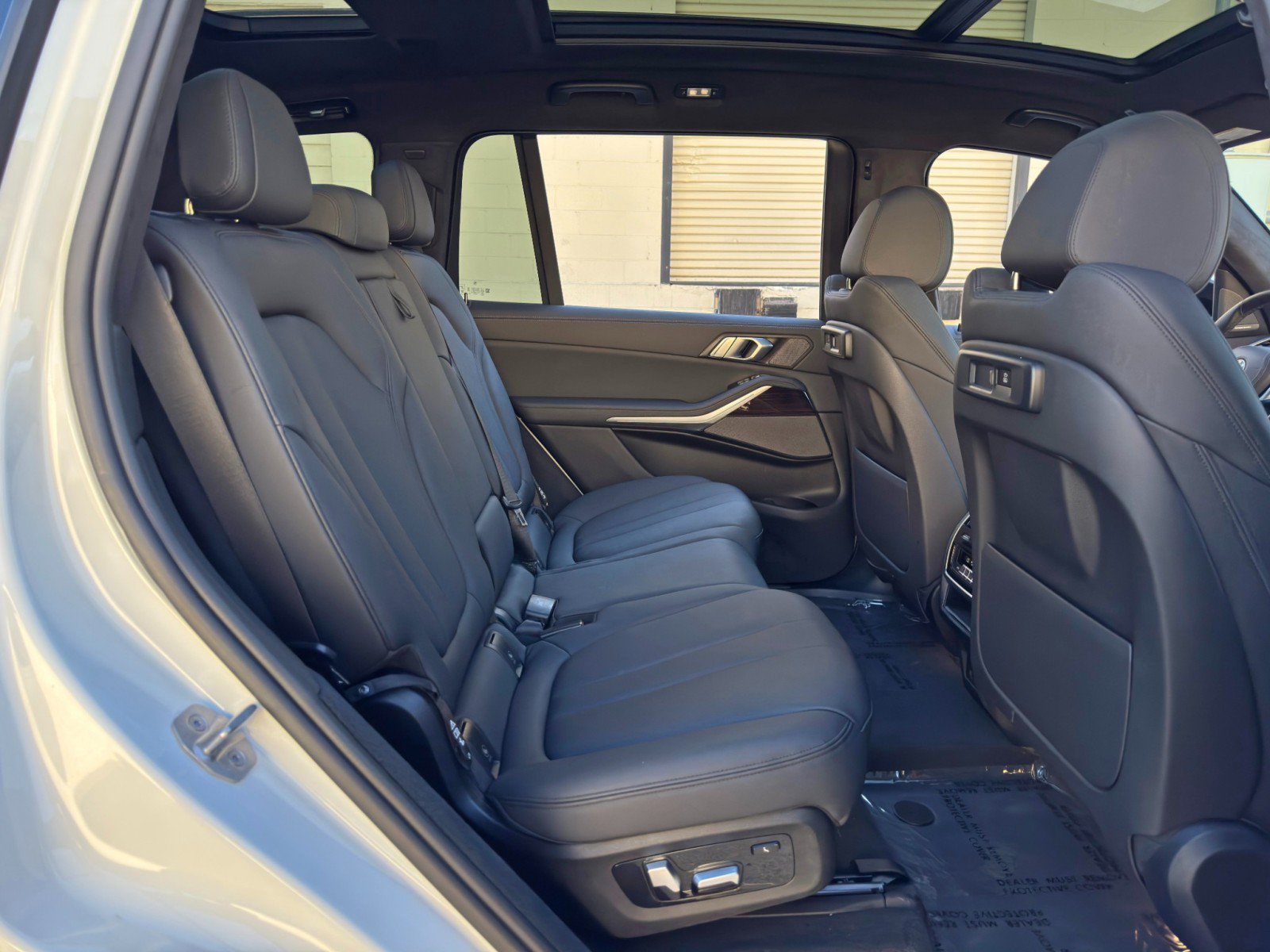 Used 2021 BMW X7 xDrive40i w/ Premium Package AWD/4WD image 47