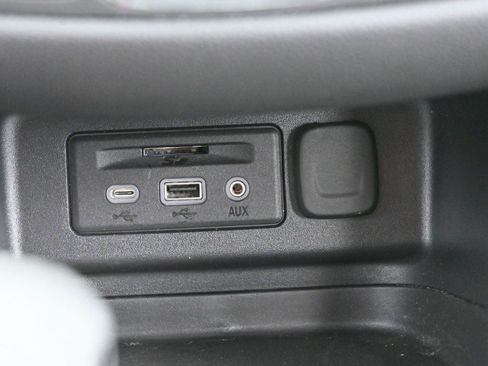 Used 2023 Chevrolet Equinox RS FWD image 23