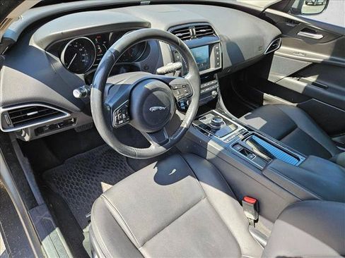Used 2018 Jaguar XE Premium AWD/4WD image 9