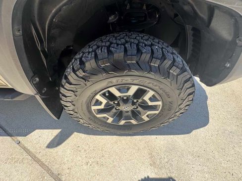 Used 2020 Toyota Tacoma TRD Off-Road AWD/4WD image 33