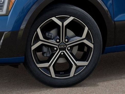 New 2025 Kia Niro SX Touring FWD image 9