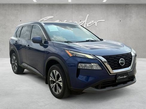 Used 2021 Nissan Rogue SV w/ Premium Package FWD image 2