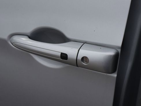 Used 2024 Chrysler Pacifica Touring-L image 19