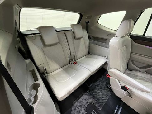 Used 2024 Volkswagen Atlas SEL Premium R-Line image 27