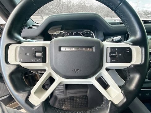 Used 2022 Land Rover Defender 90 image 24