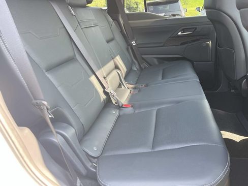 Used 2025 Lexus GX 550 w/ Accessory Package (Z1) AWD/4WD image 26