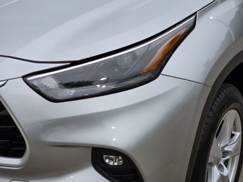 Certified 2024 Toyota Highlander LE AWD/4WD image 5