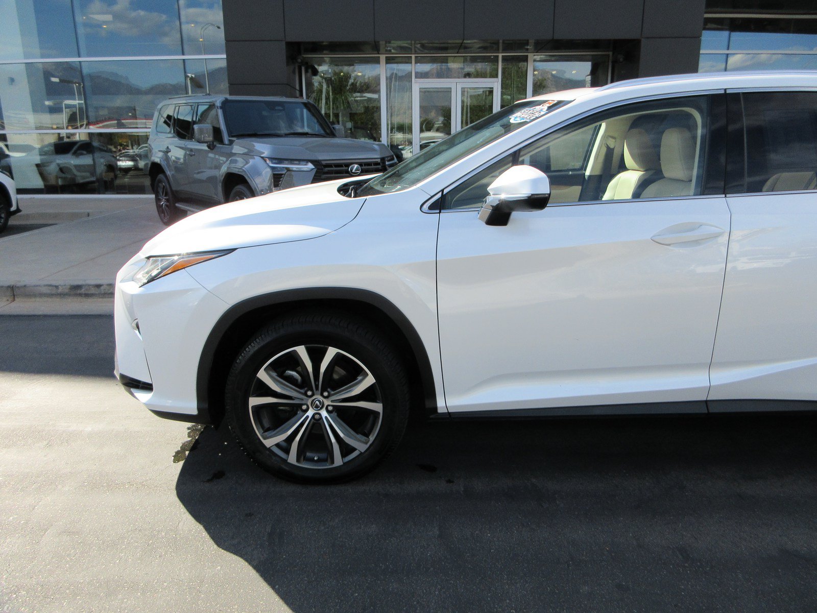 Used 2018 Lexus RX 350 AWD w/ Premium Package image 2