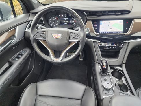 Used 2023 Cadillac XT6 Sport w/ Platinum Package image 24