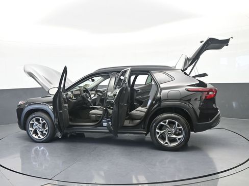 Used 2025 Chevrolet Trax LT w/ Driver Confidence Package image 68