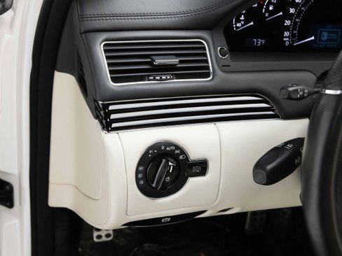 Used 2009 Maybach 62 S RWD image 34