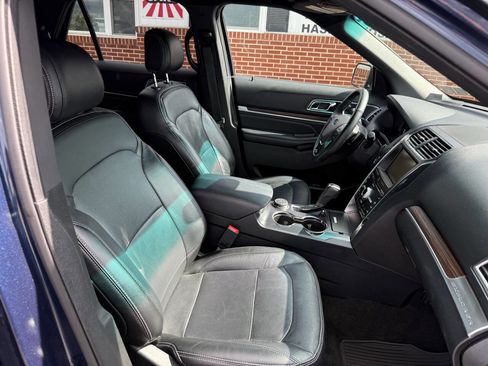 Used 2016 Ford Explorer Limited w/ Equipment Group 301A AWD/4WD image 23