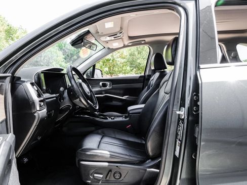 Used 2022 Kia Sorento S w/ Panoramic Sunroof Package AWD/4WD image 4