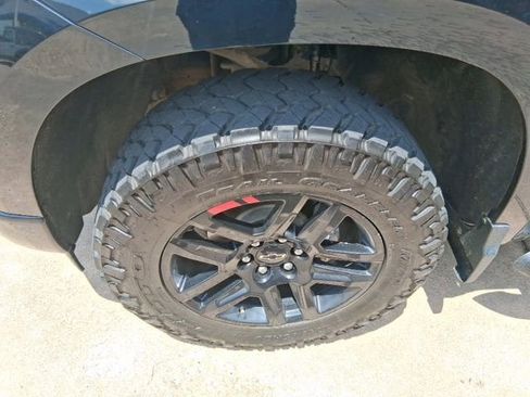 Used 2023 Chevrolet Silverado 1500 RST w/ Redline Edition AWD/4WD image 11