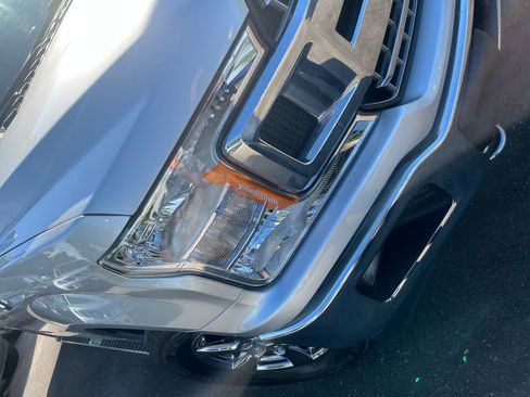 Used 2018 Ford F150 XLT w/ Equipment Group 302A Luxury AWD/4WD image 38