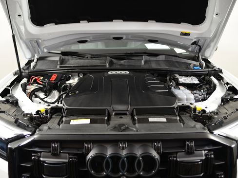Used 2025 Audi Q7 2.0T Premium w/ Convenience Plus Package image 16