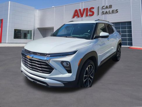 Used 2025 Chevrolet TrailBlazer LT FWD image 1