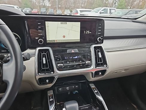 Used 2023 Kia Sorento SX image 19