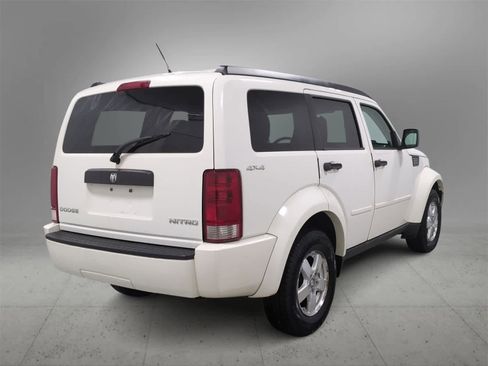Used 2009 Dodge Nitro SE image 8