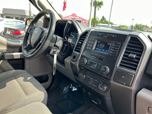 Used 2017 Ford F150 XLT image 23