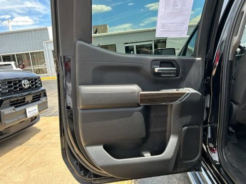 Used 2019 Chevrolet Silverado 1500 LT Trail Boss AWD/4WD image 17