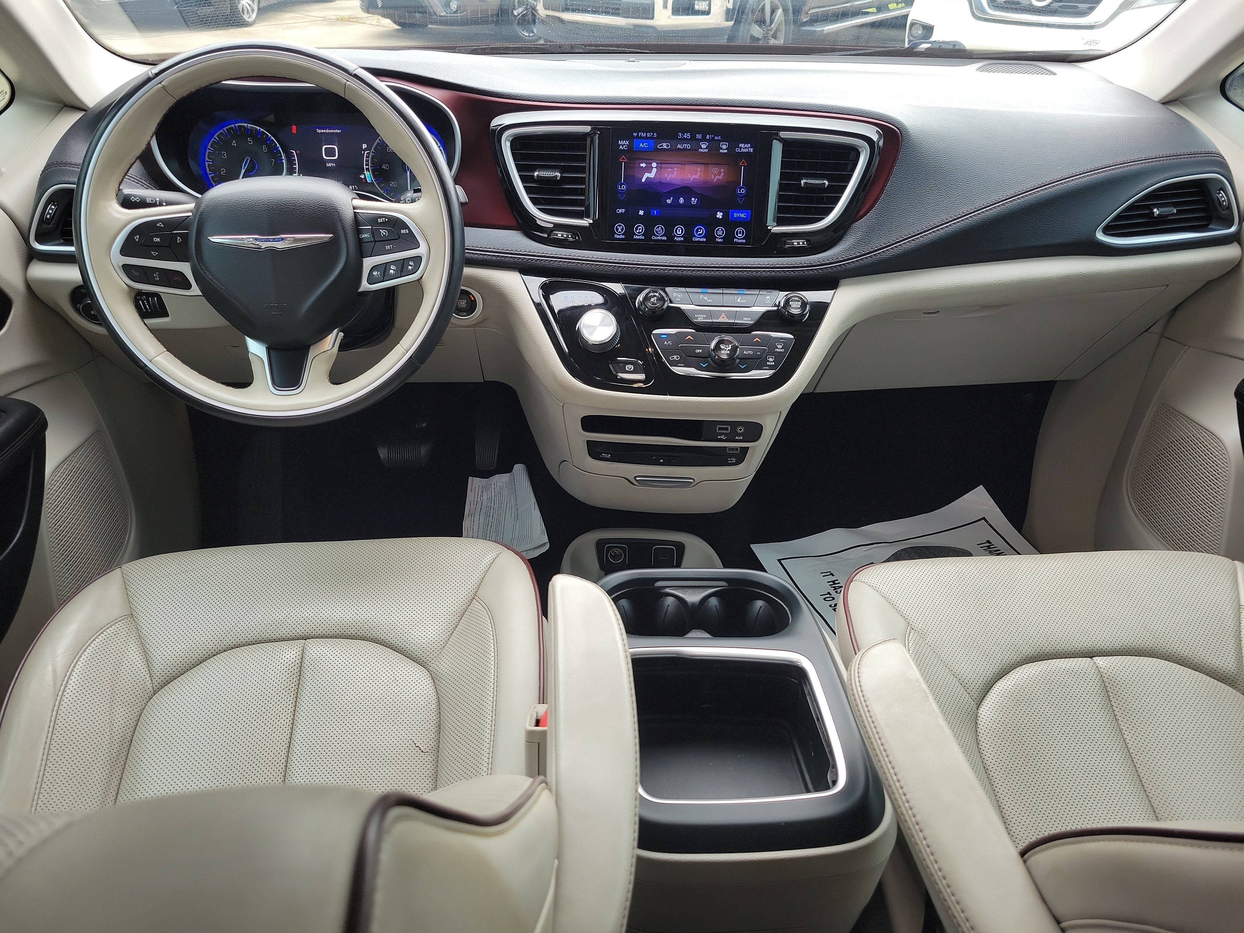 Used 2017 Chrysler Pacifica Limited w/ UConnect Theater Package FWD image 12