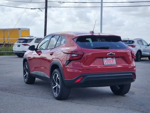 New 2026 Chevrolet Trax RS w/ Driver Confidence Package FWD image 3