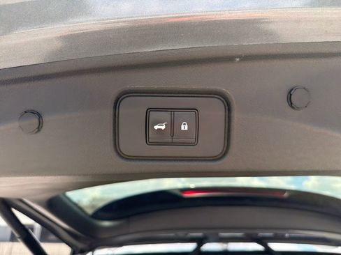 Certified 2024 Nissan Pathfinder SL FWD image 35