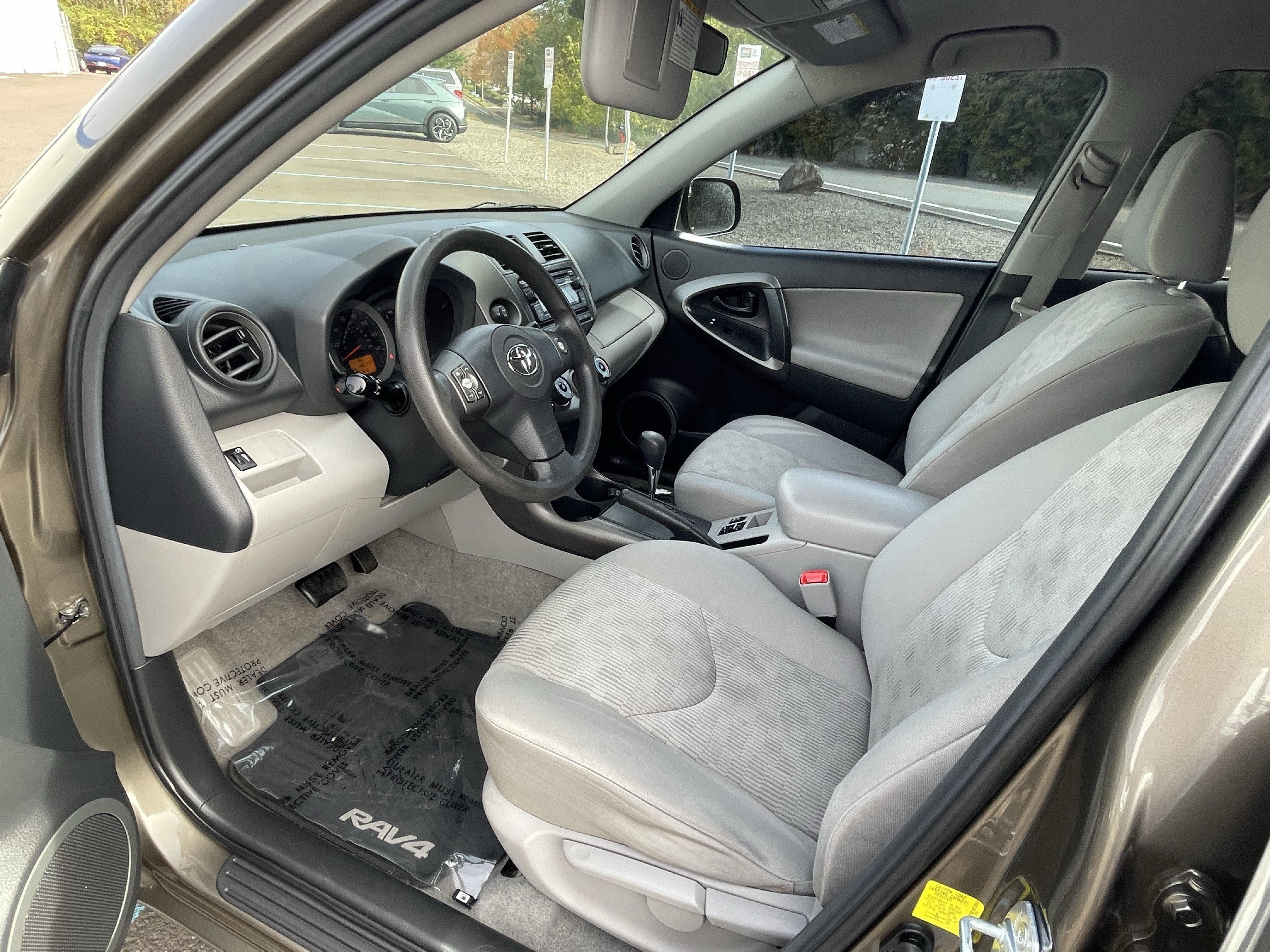 Used 2012 Toyota RAV4 4WD w/ Value Pkg image 9