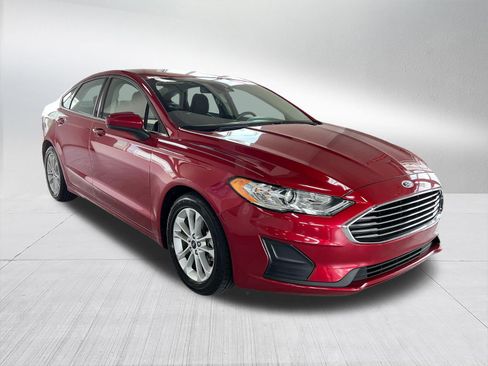 Used 2020 Ford Fusion SE FWD image 3