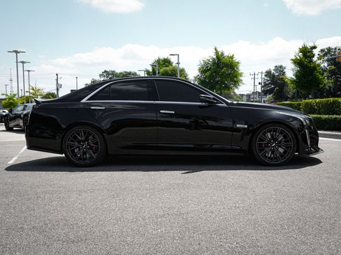 Used 2019 Cadillac CTS V w/ Carbon Fibre Package RWD image 10