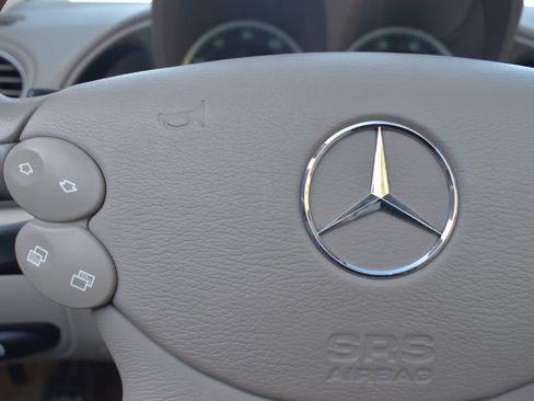 Used 2004 Mercedes-Benz SL 500 w/ Comfort Pkg image 32