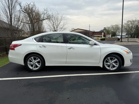 Used 2013 Nissan Altima 2.5 SV image 4