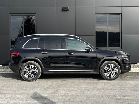Used 2025 Mercedes-Benz GLB 250 4MATIC image 8