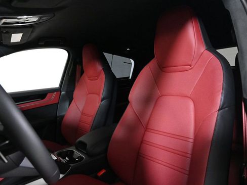 Certified 2026 Porsche Cayenne Turbo GT image 5