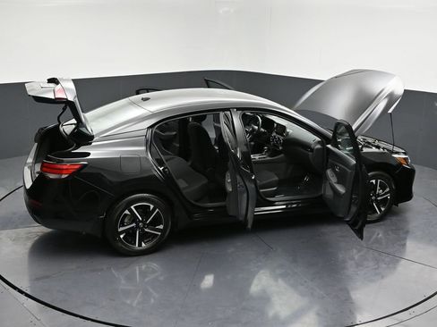 Certified 2025 Nissan Sentra SV image 31