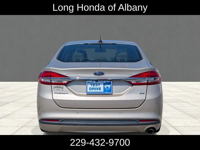 Used 2017 Ford Fusion SE w/ Fusion SE Technology Package FWD image 7