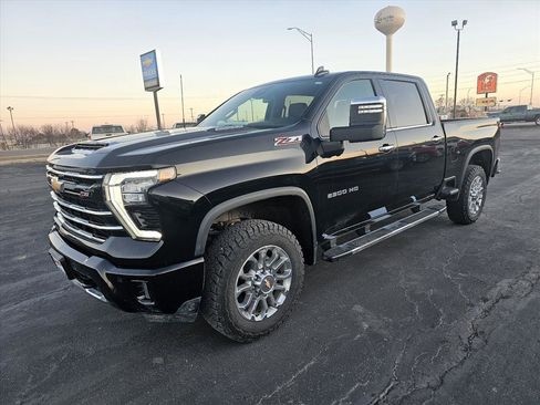 Used 2024 Chevrolet Silverado 2500 LTZ w/ LTZ Plus Package image 7