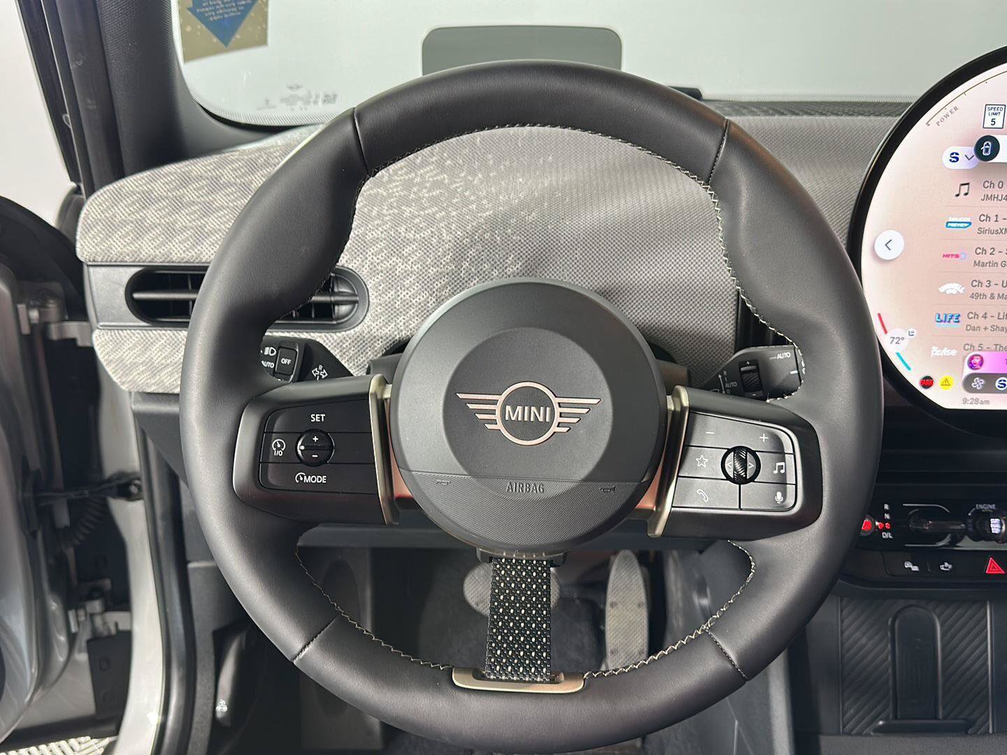 Used 2026 MINI Cooper 2-Door Hardtop FWD image 27