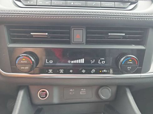 Used 2023 Nissan Rogue SV AWD/4WD image 28