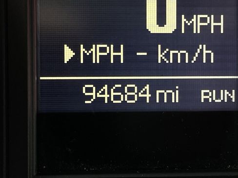 Used 2013 Chrysler Town & Country Touring image 13