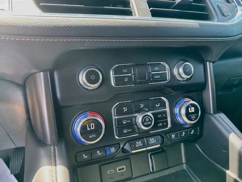 Used 2023 GMC Yukon AT4 w/ AT4 Premium Plus Package AWD/4WD image 19