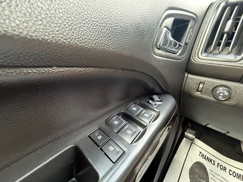 Used 2019 GMC Canyon SLE w/ Driver Alert Package image 25