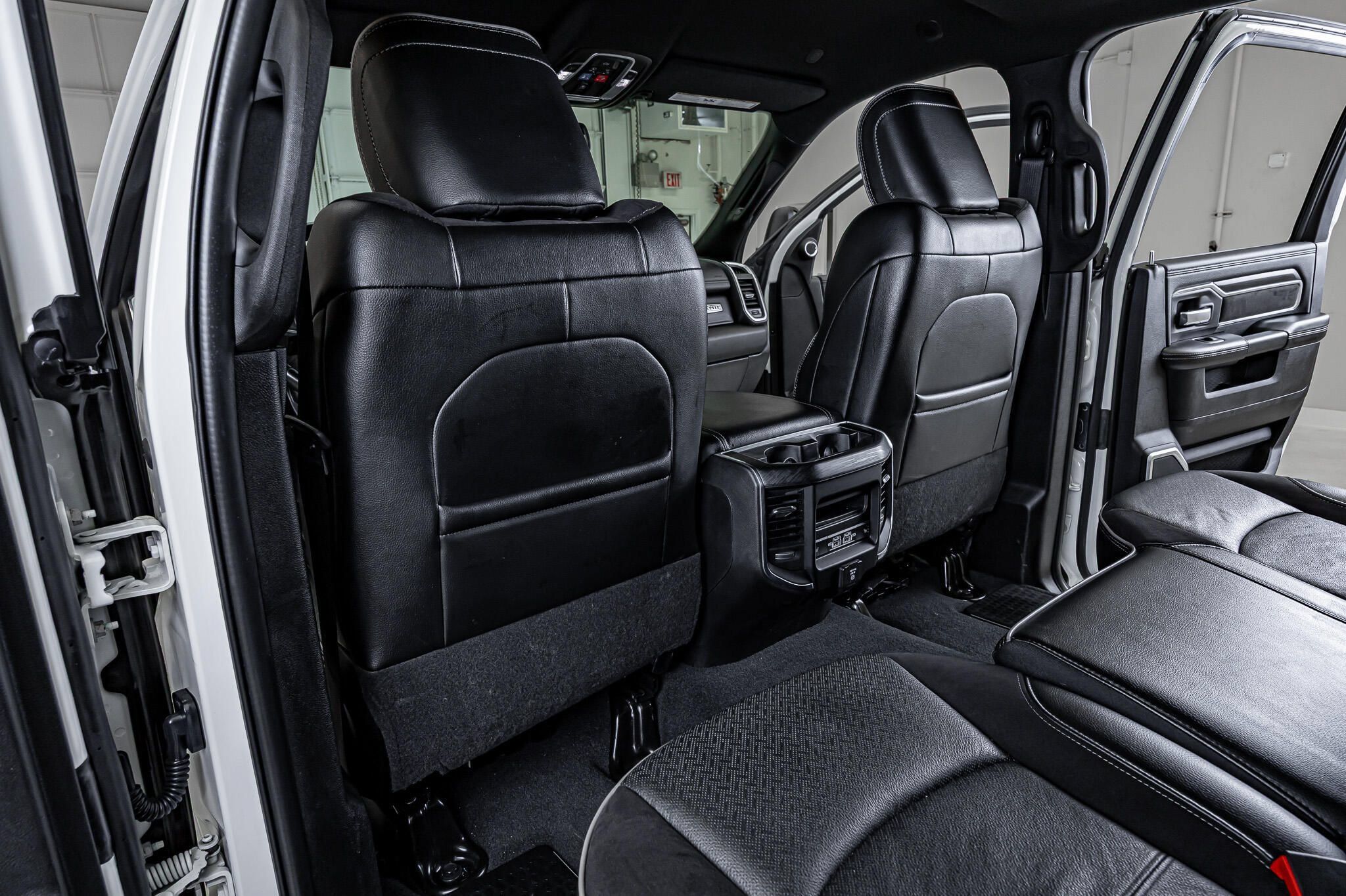 Used 2024 RAM 3500 Laramie w/ Night Edition AWD/4WD image 38