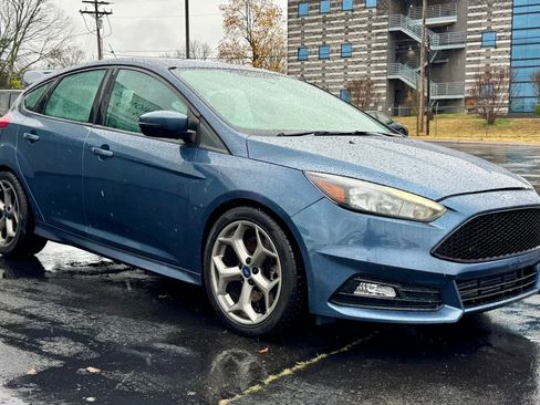 Used 2018 Ford Focus ST image 3
