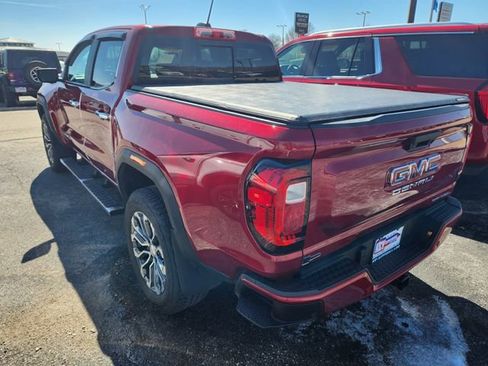 Used 2024 GMC Canyon Denali image 4