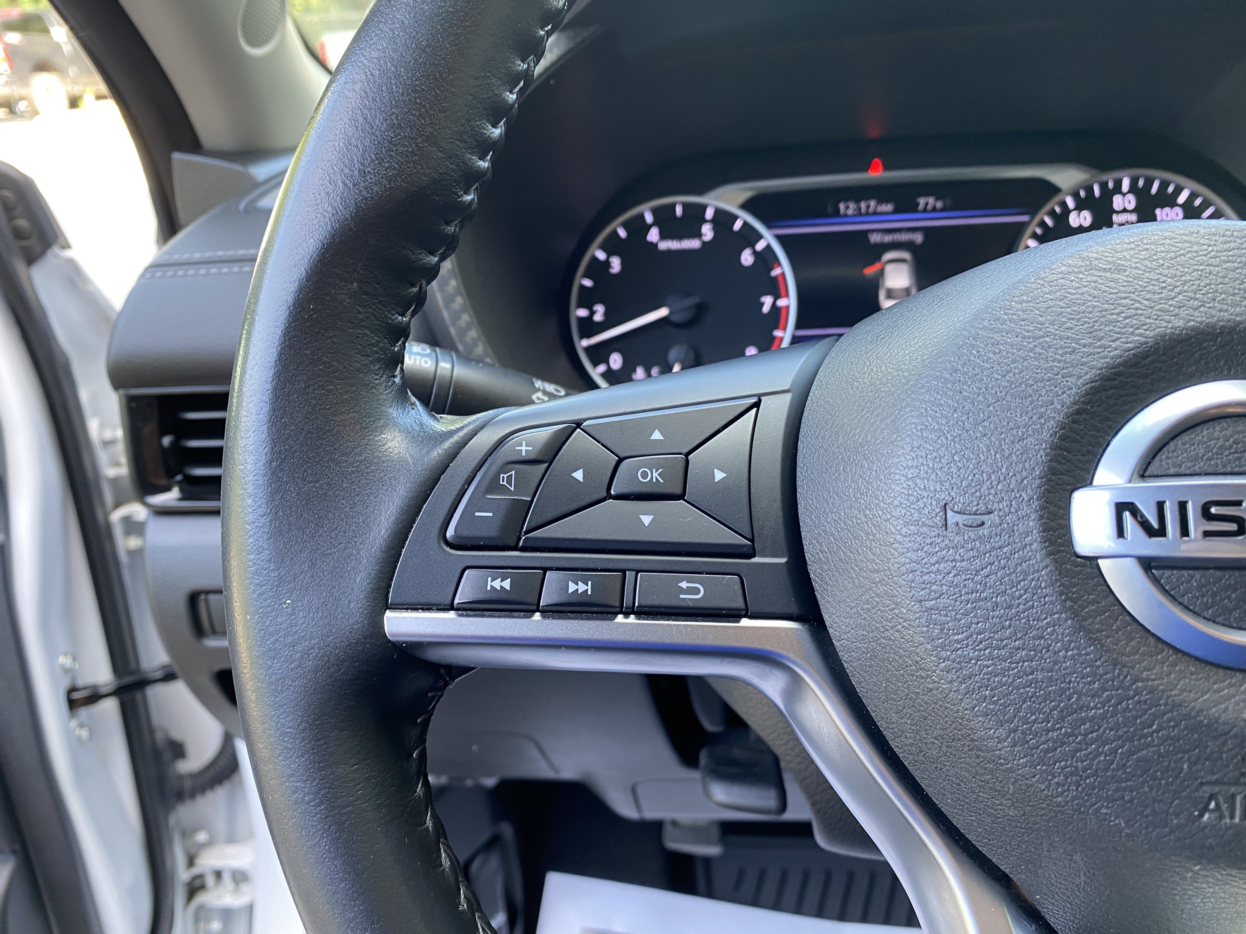 Used 2022 Nissan Sentra SV w/ Trunk Package FWD image 18