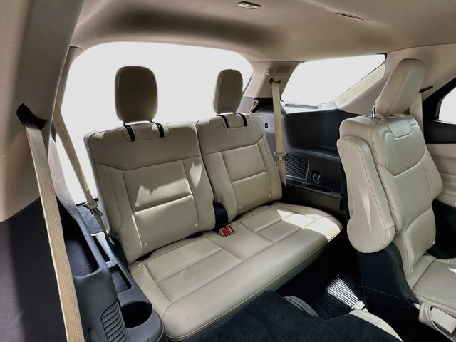 Used 2020 Ford Explorer Platinum w/ Premium Technology Package AWD/4WD image 31